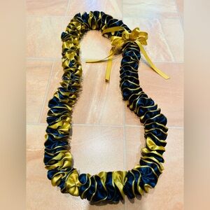 NWOT Graduation Lei Handmade Navy Blue & Gold Plumeria Spiral Satin Ribbon Lei